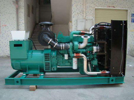梁河1100kw康明斯柴油发电机组图片 梁河1100kw康明斯柴油发电机组图片